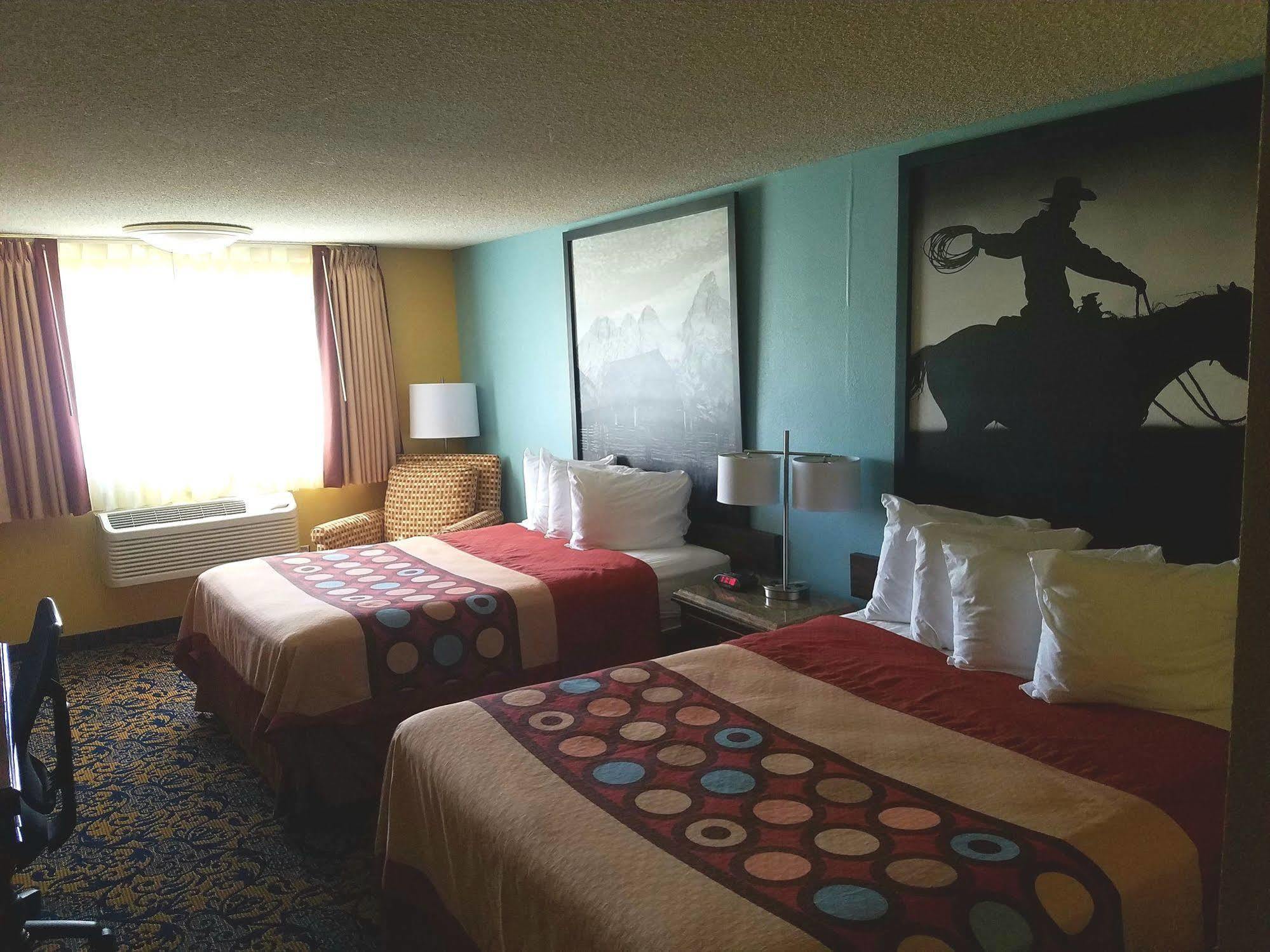 Super 8 by Wyndham Casper East/Evansville Exteriör bild
